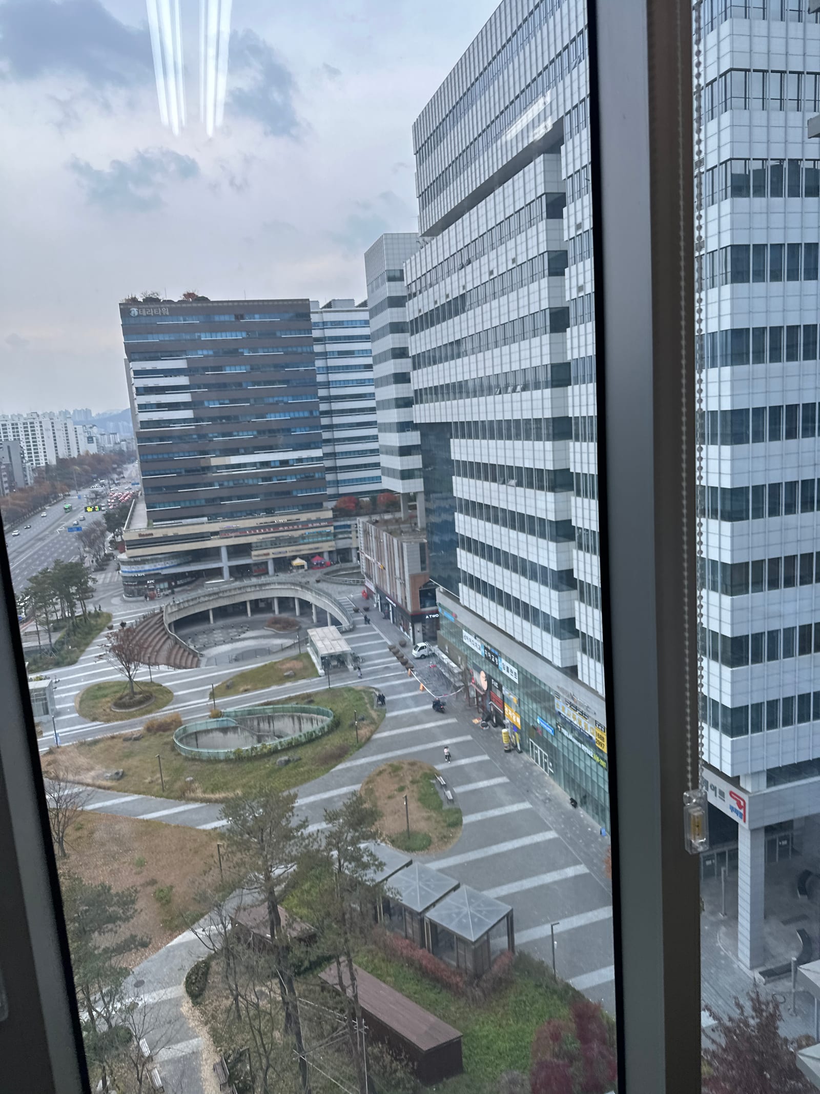 청주 상당구 정기청소 유리 작업 사진